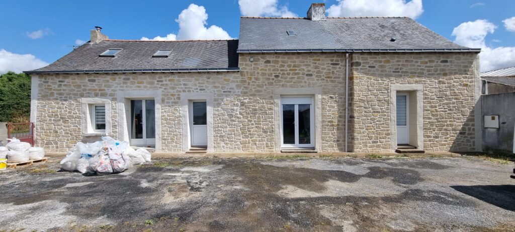 maison mitoyenne enduit imitation pierre