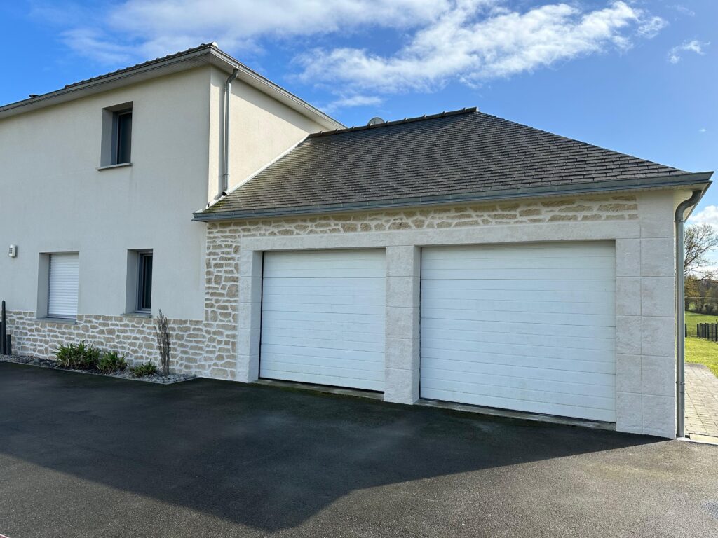 Garage imitation tuffeau