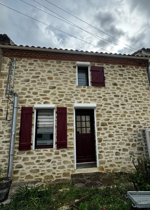 45 m² d'enduit imitation pierre provençal, jambages et linteaux en tuffeau, Vallet, Loire-Atlantique