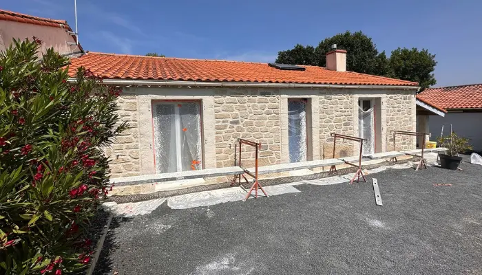 enduit imitation pierre sur une maison - Loroux Bottereau